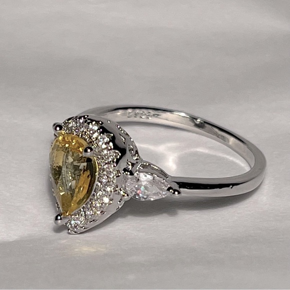 925 Sterling Silver Pear-Shaped Yellow Engagement Ring - Picture 5 of 12